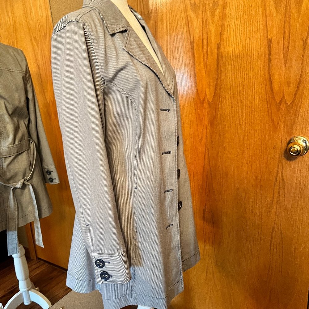 Sold - Picture 3 of 11